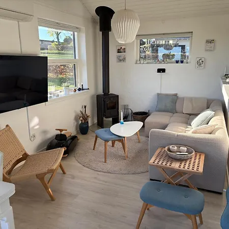 Fint, Avskilt Sommarhus Nära Stranden * Klinting