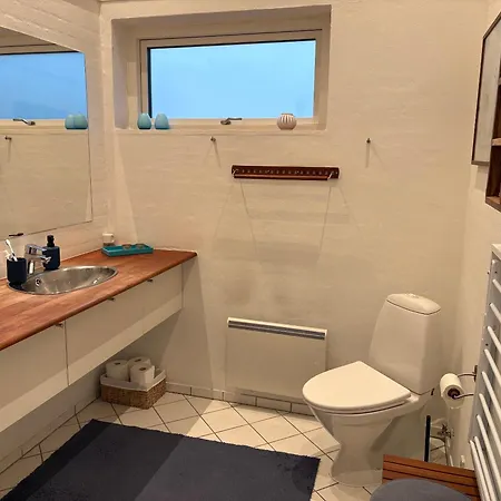 Semesterbostad Fint, Avskilt Sommarhus Nära Stranden *