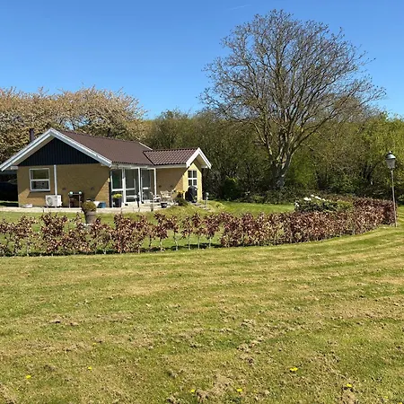Fint, Avskilt Sommarhus Nära Stranden Klinting